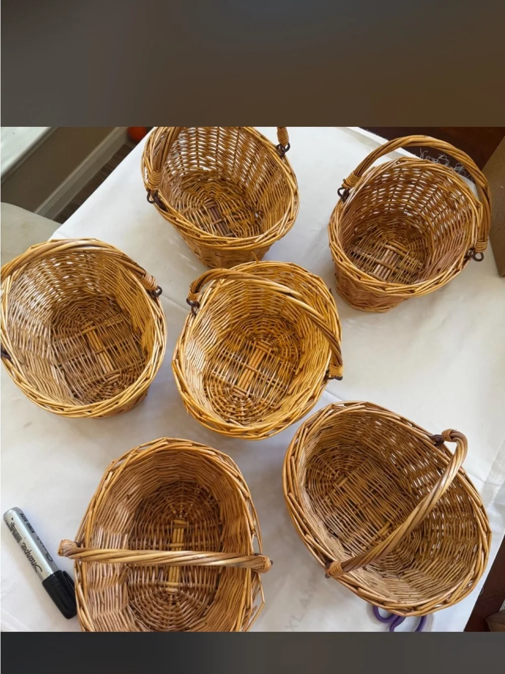 6 Centerpiece ..! Include basket and flowers